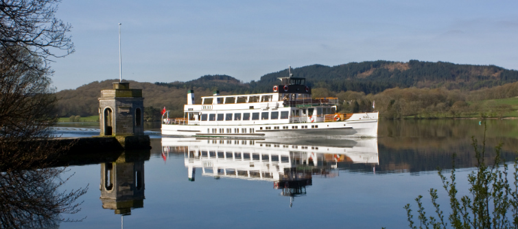 Cruising Windermere Lake